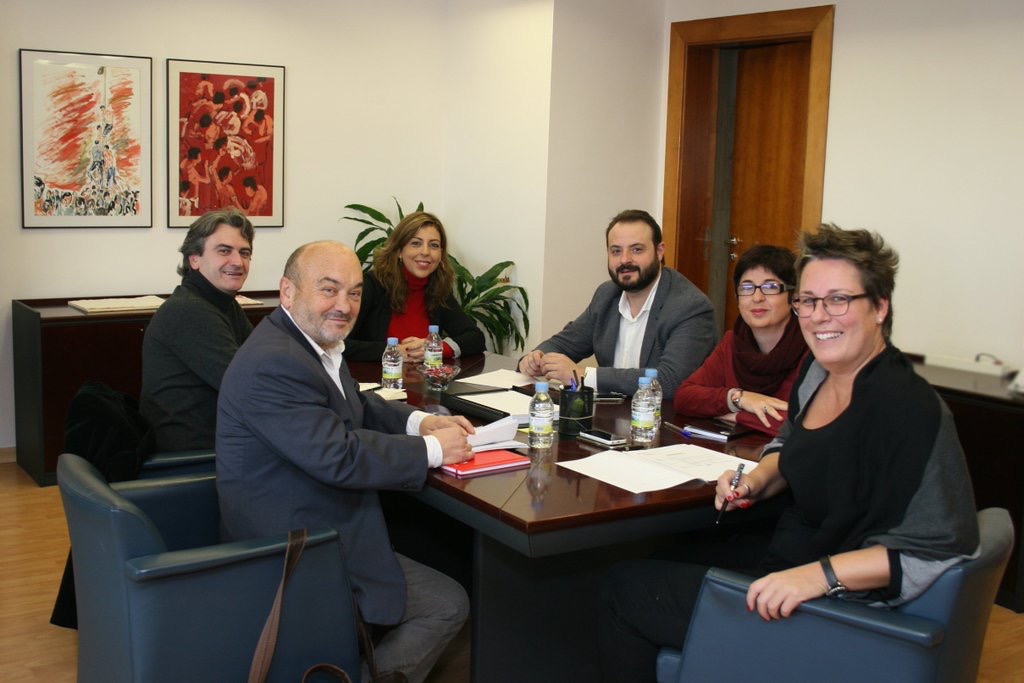 Mª José Mira y el ayuntamiento de Buñol estudian estrategias para la reindustrialización y desarrollo del municipio y de toda la comarca