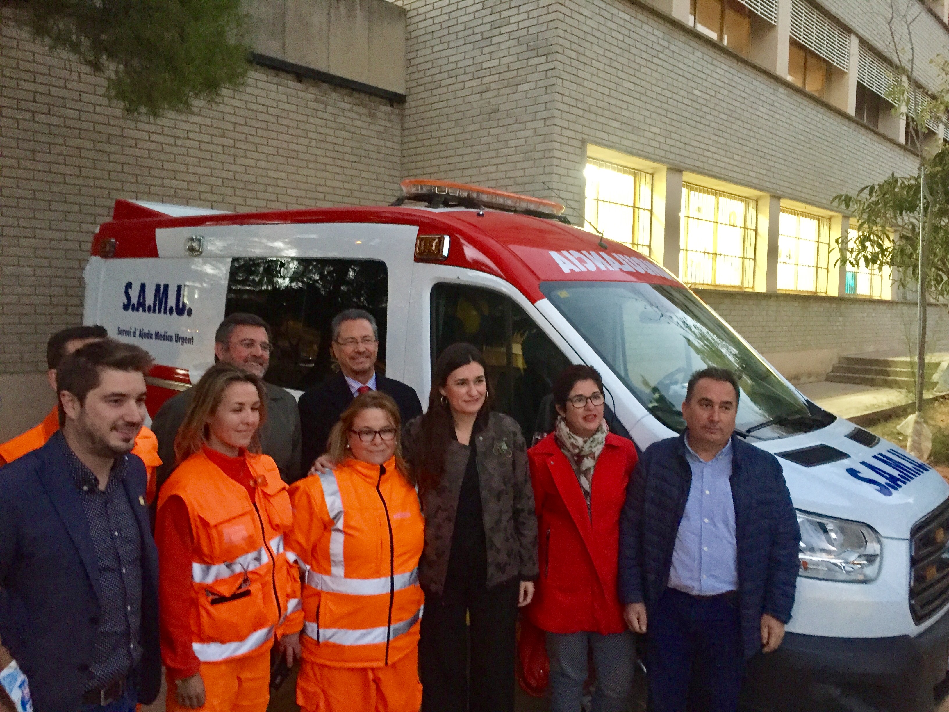 Carmen Montón Consellera de Sanitat visita las instalaciones del SAMU comarcal en Buñol.